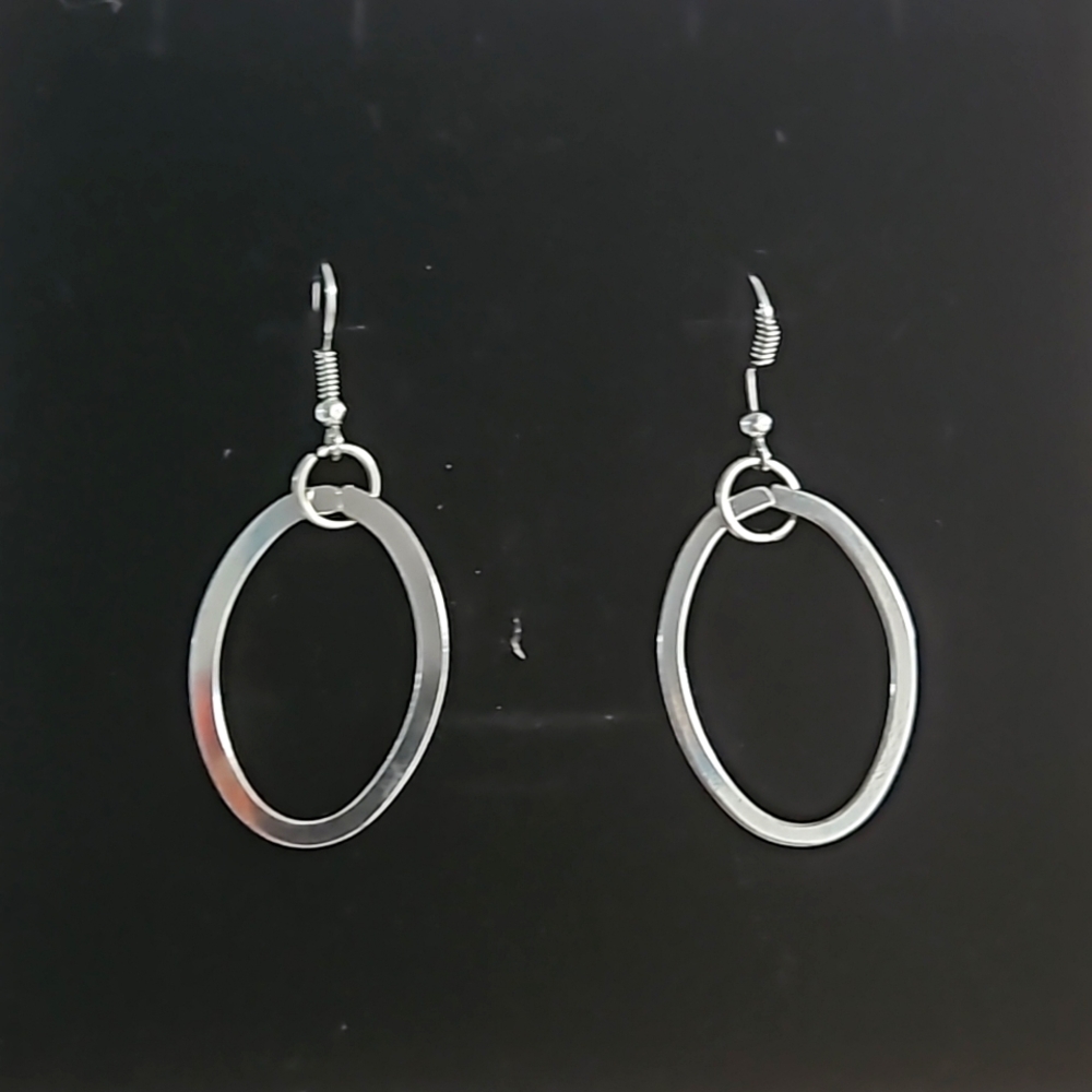 Oval earrings